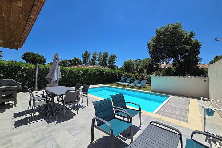 Villa pour 6 personnes, avec jardin et terrasse