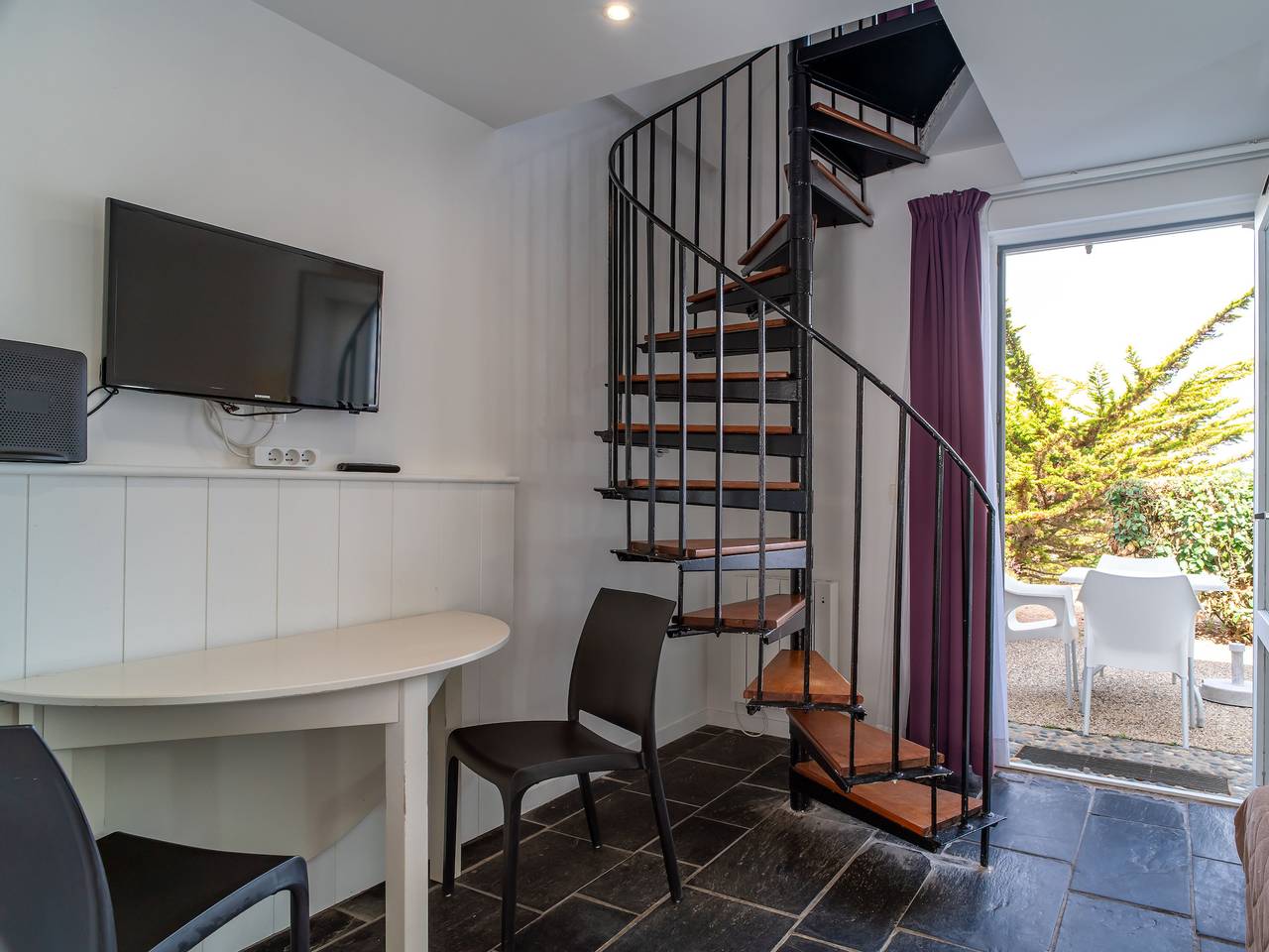 Appartement entier, Appartement de vacances pour 3 personnes avec balcon in Guidel, Côte des Mégalithes