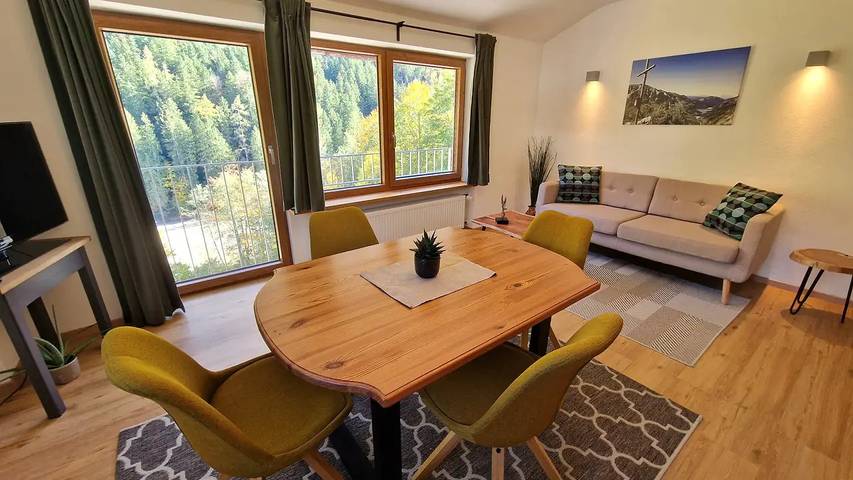 Ferienwohnung für 2 Personen, mit Balkon und Garten in Ruhpolding