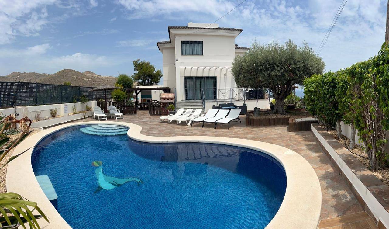 Villa moderna con piscina in El Campello, Costa Blanca