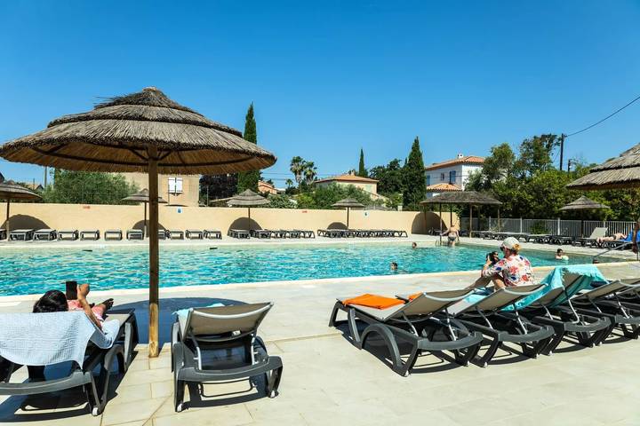 Wohnwagen für 6 Personen, mit Pool und Terrasse, mit Haustier - 1