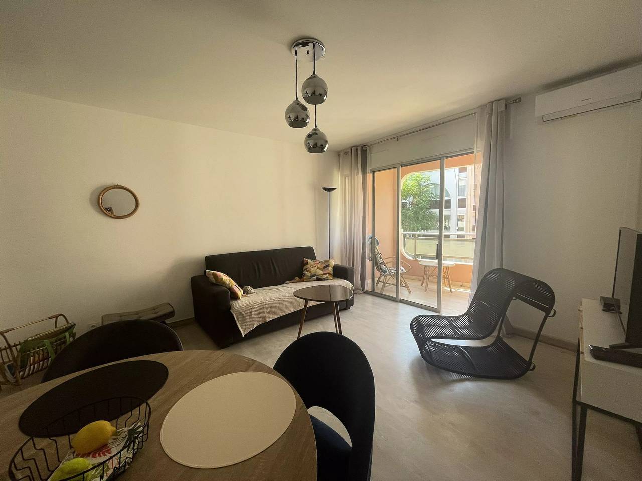 Appartement entier, Appartement climatisé 2 pièces 2 personnes - Confort in Sanary-sur-Mer, Côte méditerranéenne (France)