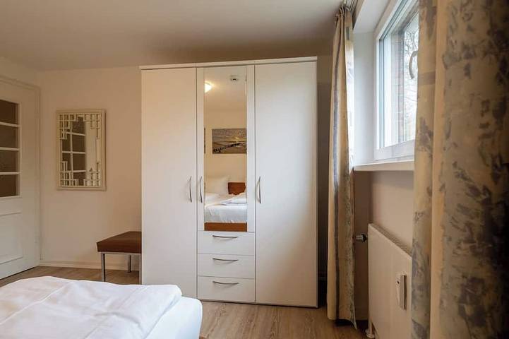 Ganze Wohnung, Ferienwohnung \"App. Iris\" in Wenningstedt, Sylt