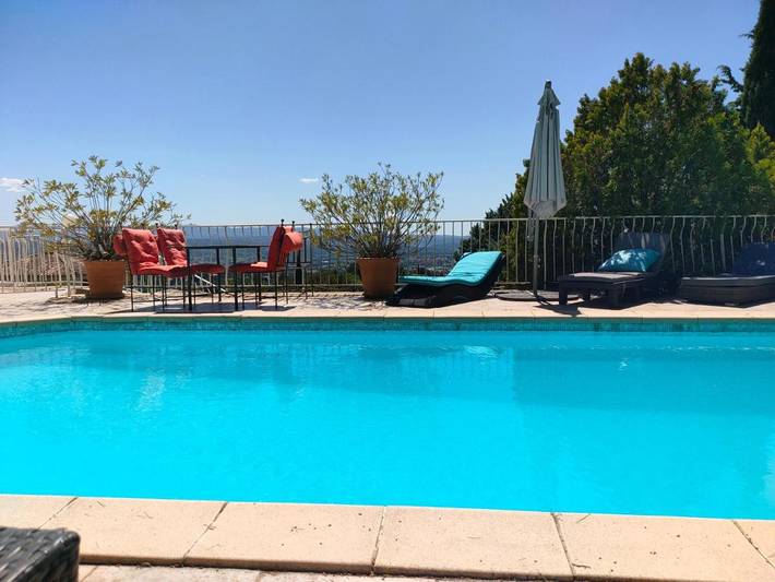 Villa voor 2 personen, with Terras and Tuin as well as Zwembad and Uitzicht in Aix-en-Provence