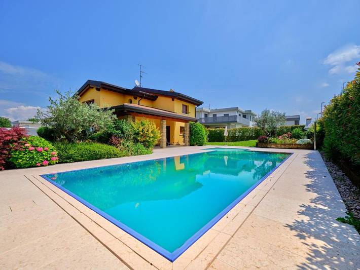 Chalet para 8 personas, con piscina y jardín - 1