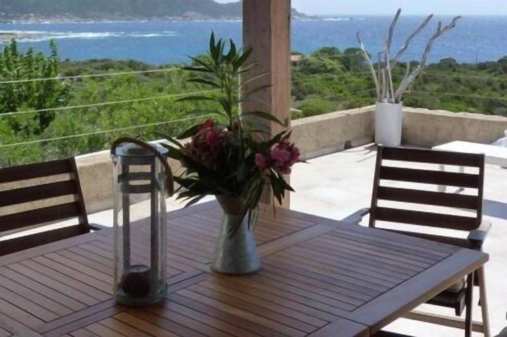Location de vacances pour 6 personnes, avec terrasse et jardin dans Tizzano