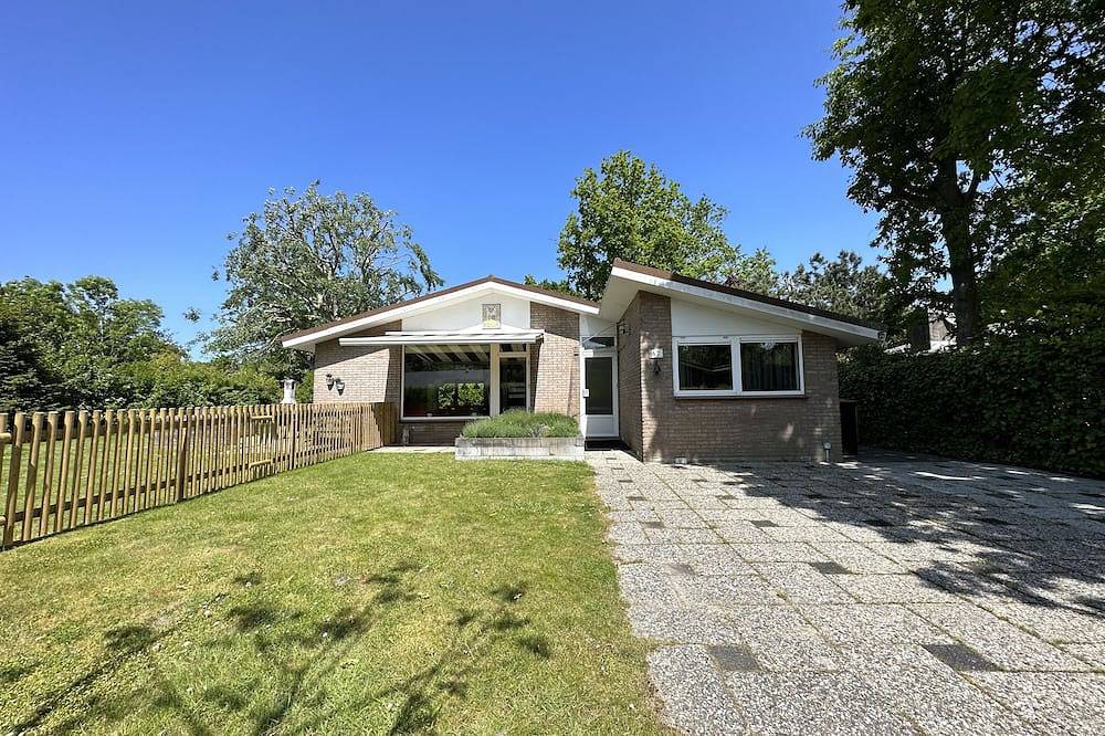 Achthoek 67, quiet location near sea and lake in Scharendijke, Grevelingenmeer