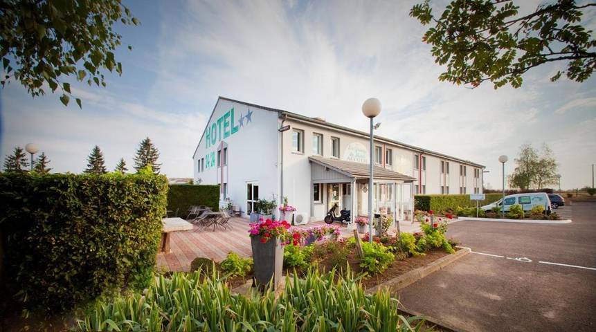 Hôtel pour 3 personnes, avec Terrasse et Jardin dans Nitry