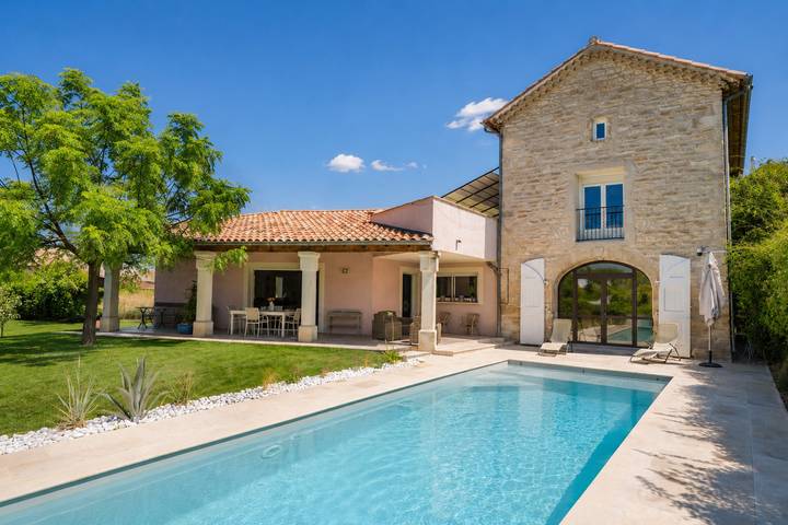 Casa de vacaciones para 12 personas, con jardín además de terraza y piscina - 1