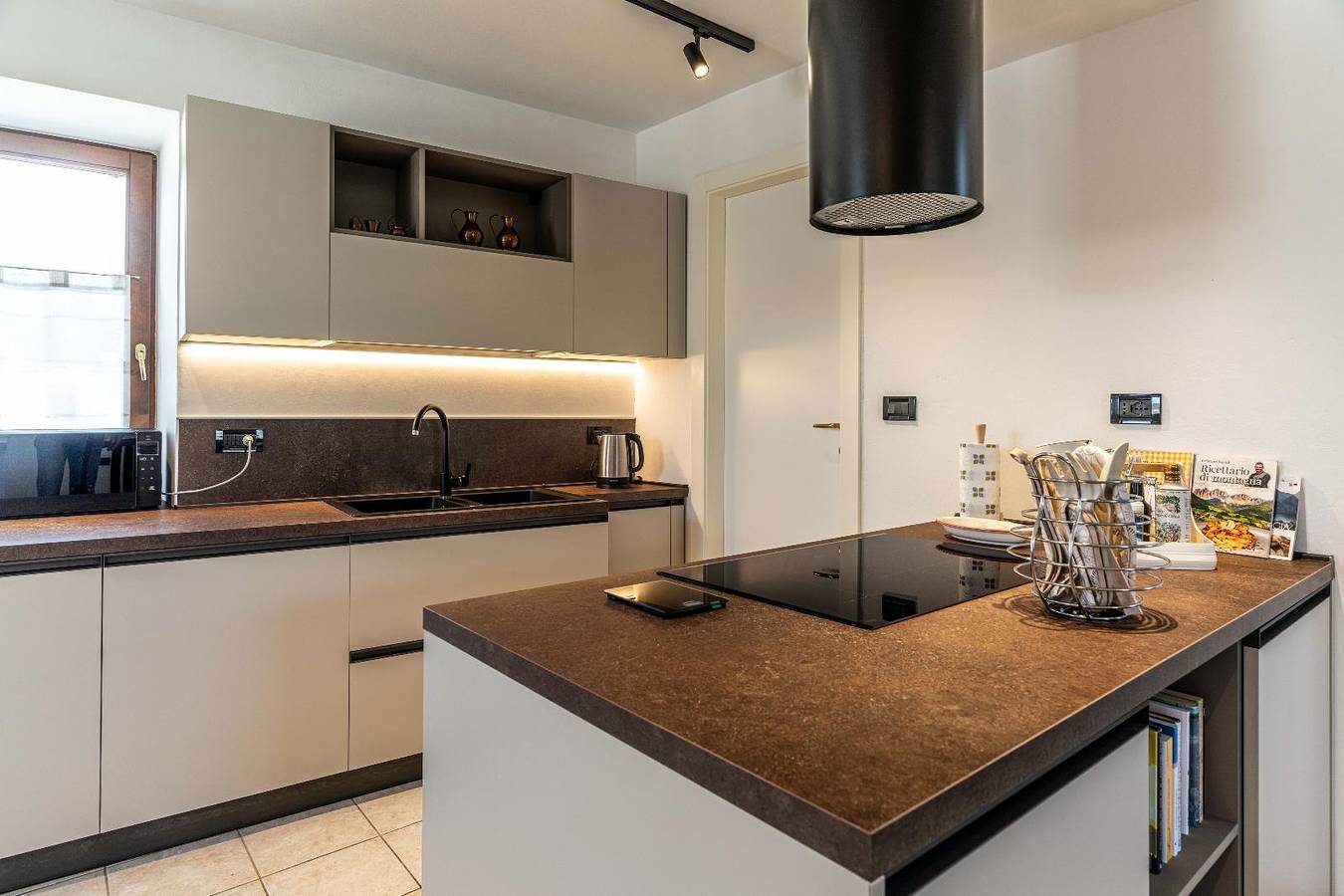 Entire apartment, Al Borgo, Taio Ospitar in Taio, Predaia