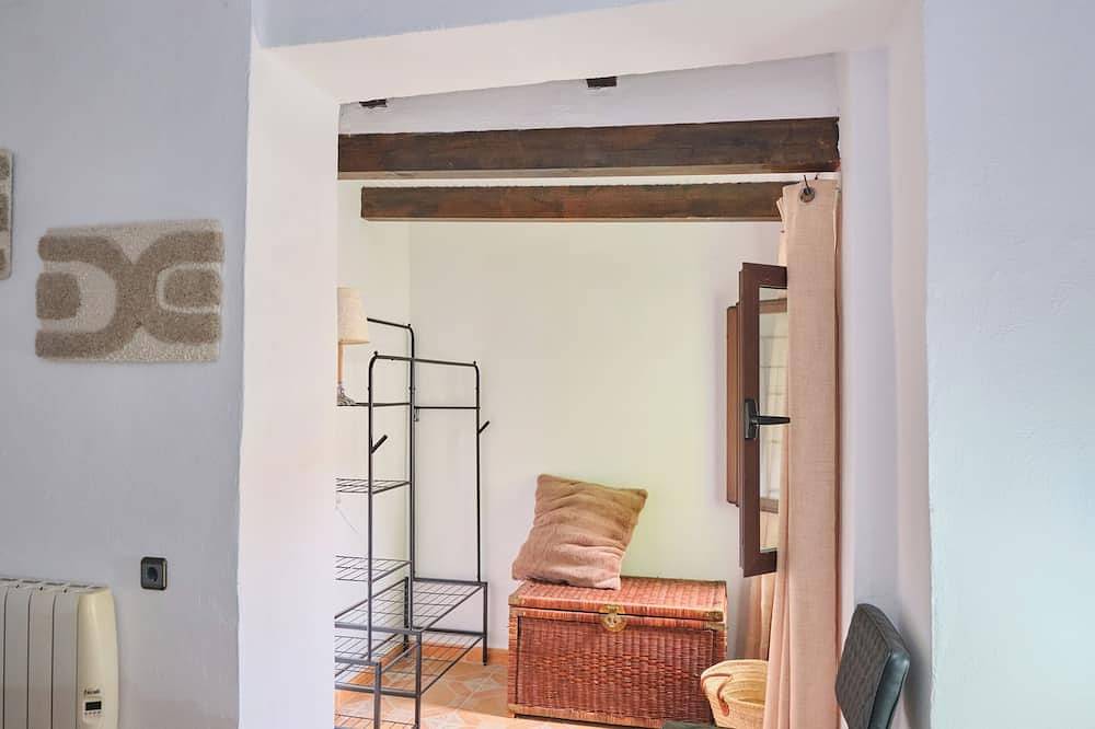 Luxury bedroom in Los Bermejales with a view of the pool. in Arenas del Rey, Cordillera Penibética