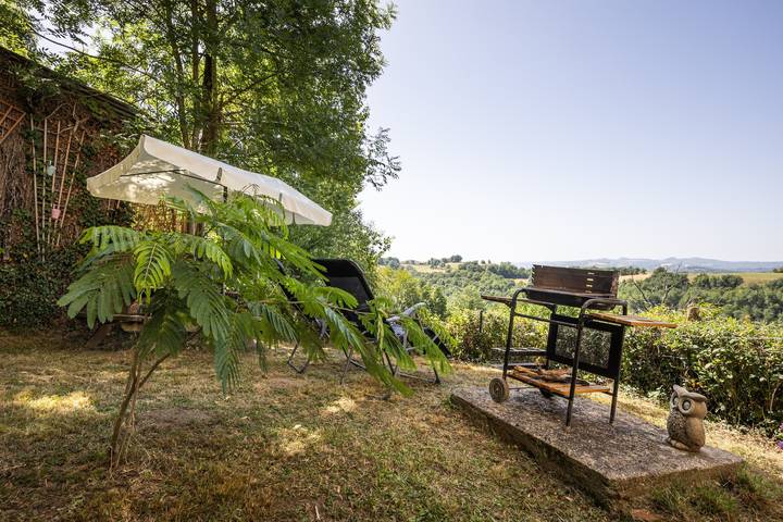 Petite maison en pierres proche du village d'agnac in Firmi, Aveyron