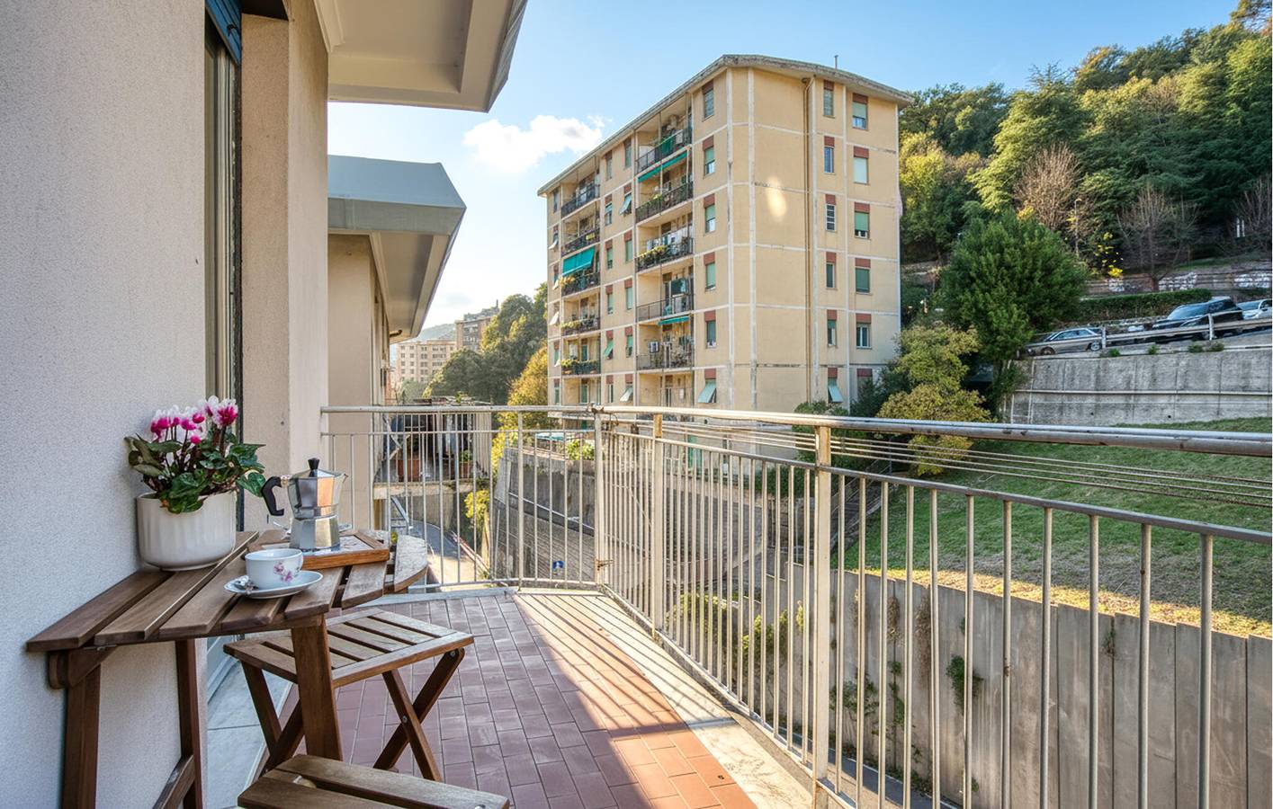 Appartement de vacances entier, Cozy Terrace Apartment with WiFi and Parking in Gênes (Ville), Gênes