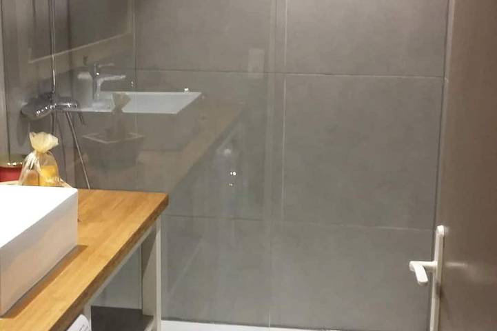 Entire apartment, Majestic Ii residence - fantastic view- very close from ski lift in Huez, Écrins National Park
