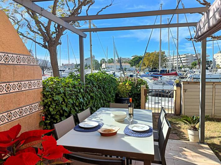 Gîte pour 6 personnes, avec jardin et piscine