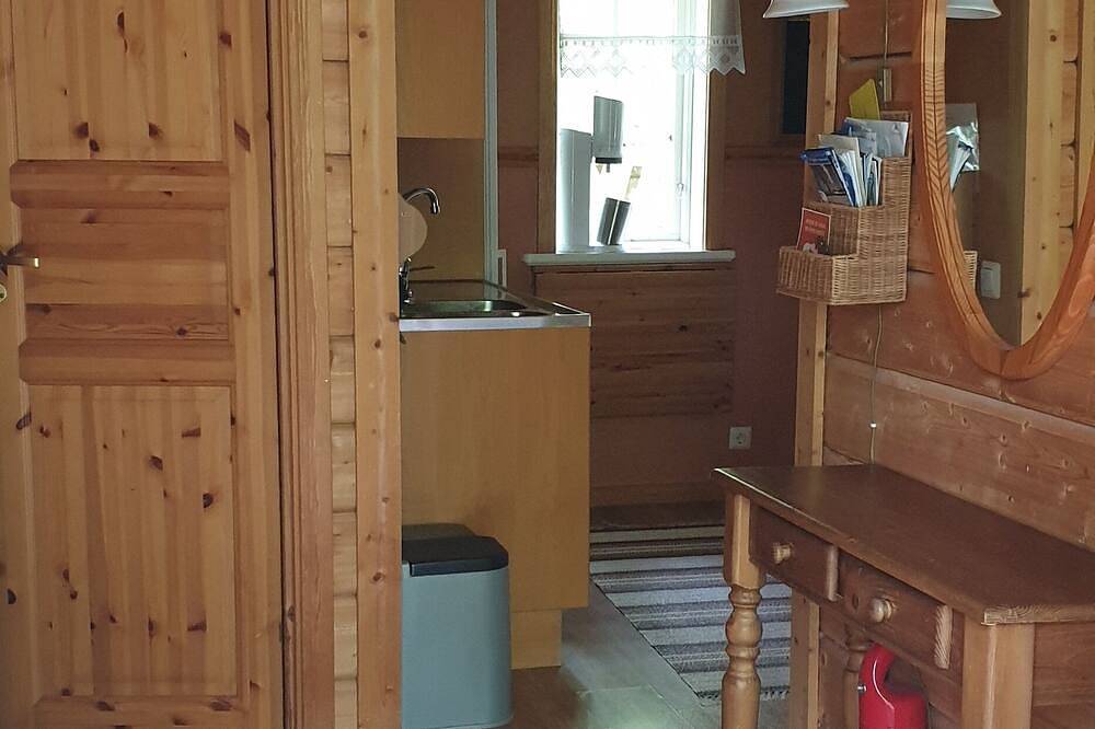 Gemütliches Blockhaus am See Bredreven, nur 1 Minute vom Strand entfernt in Värmland