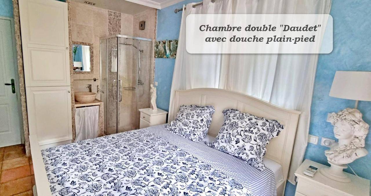 Double Room with Garden View in Pernes-les-Fontaines, Parc naturel régional du Mont-Ventoux