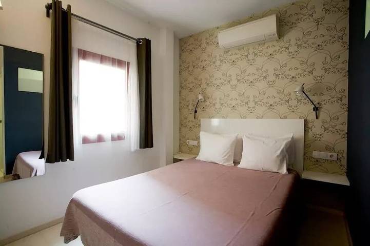 Entire house in Outstanding location close to the City Center & Beach in Barcelona Centre, Barcelona