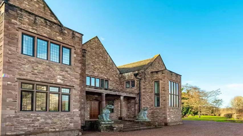 Holiday rental for 23 people, with garden in Monmouthshire