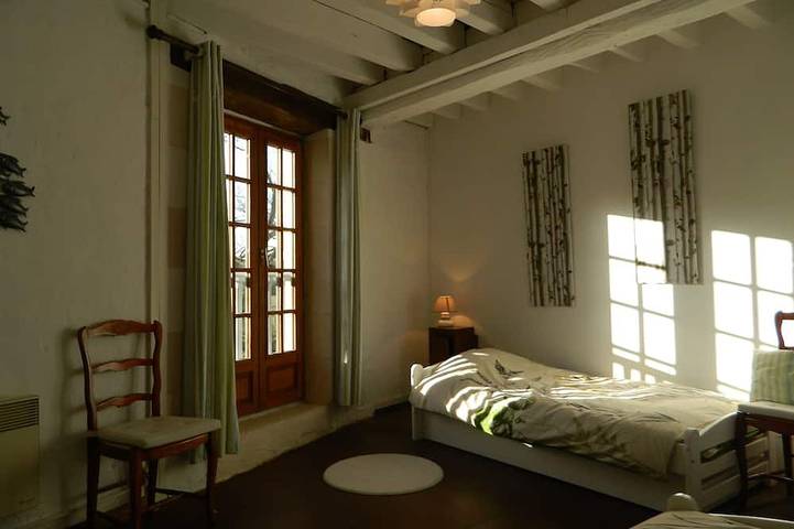 Location de vacances pour 4 personnes, avec piscine ainsi que terrasse et jardin à Monts - 3