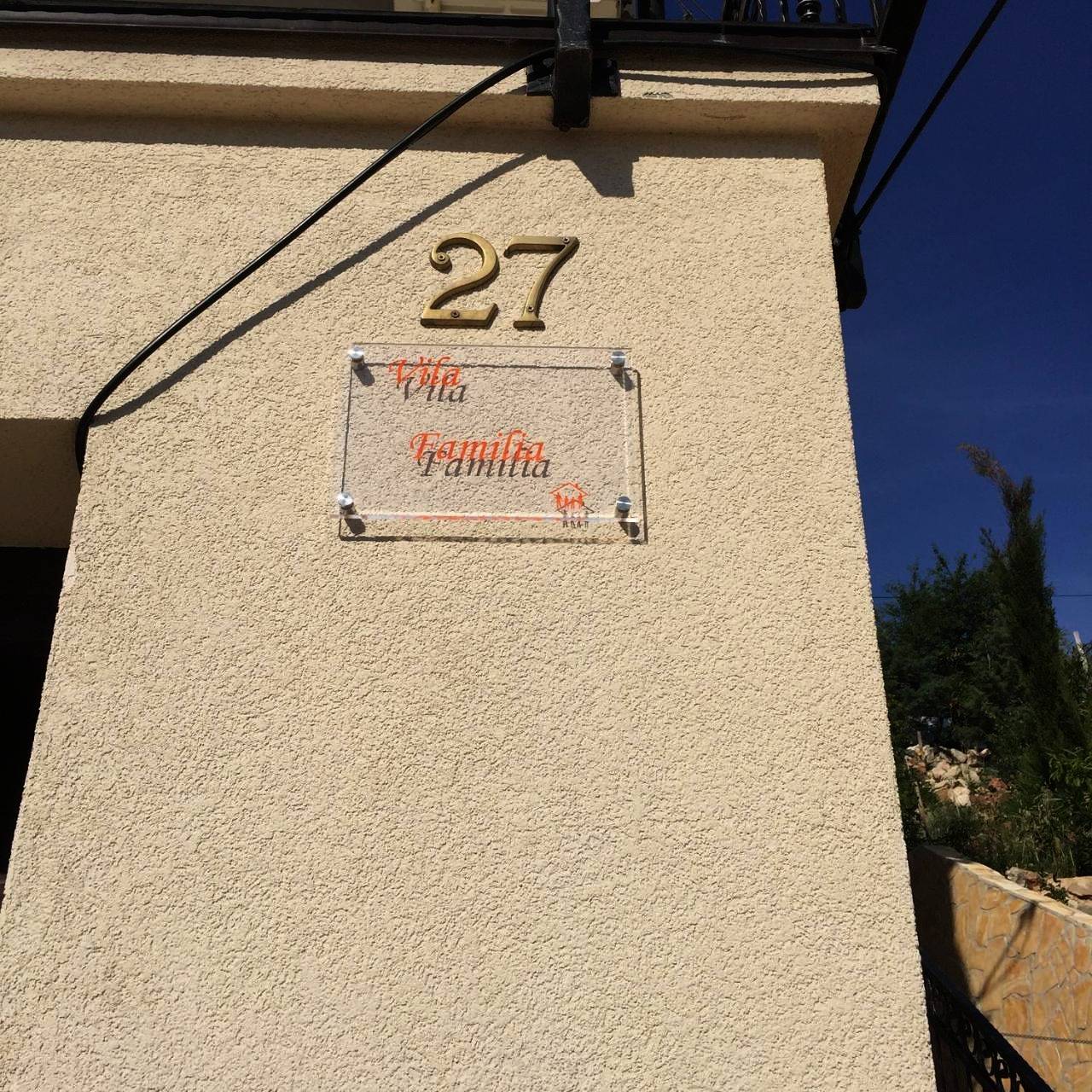 Ganze Wohnung, Apartment with Terrace in Cesarica, Naturpark Velebit