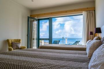 Villa for 3 Guests in Candelária, São Miguel, Picture 2