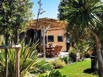 Mobil home pour 4 personnes, avec terrasse et piscine dans Plage De La Paree Du Jonc