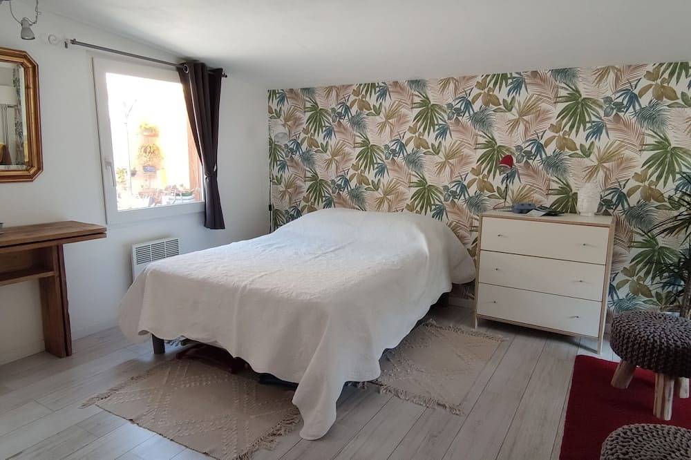 Appartement entier, Studio in the heart of nature, 10 minutes from Lac d'Esparron in Esparron-de-Verdon, Alpes-de-Haute-Provence