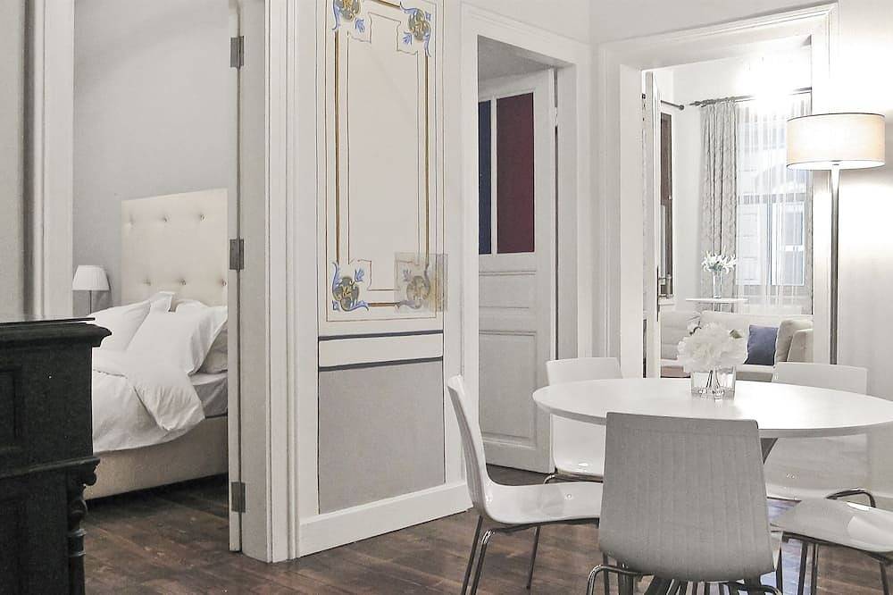 Entire apartment, Style, character, frescoes, terrace views, Galata! in Beyoğlu, Istanbul