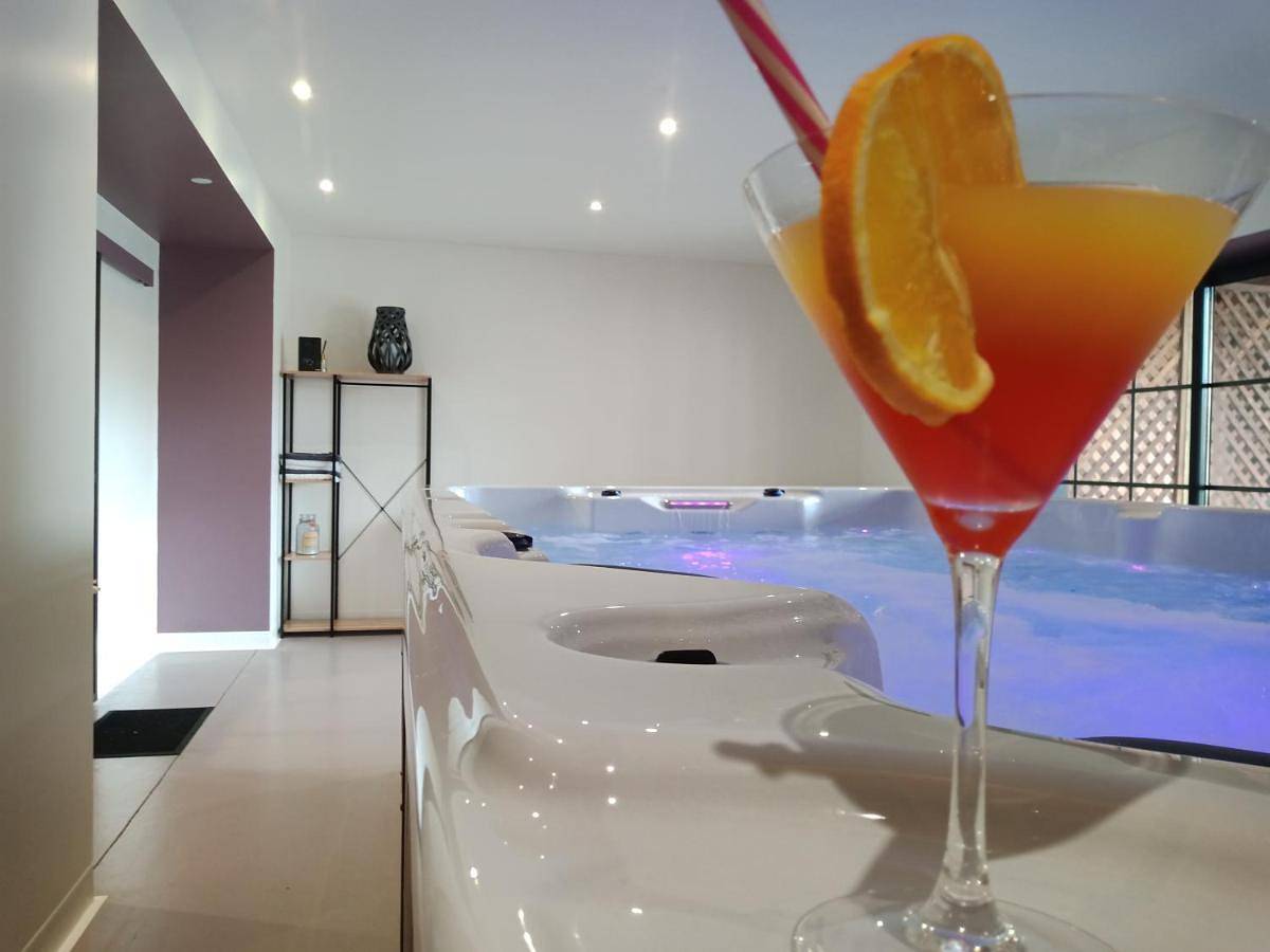 Double Room with Private Bathroom in Tartas, Région de Dax