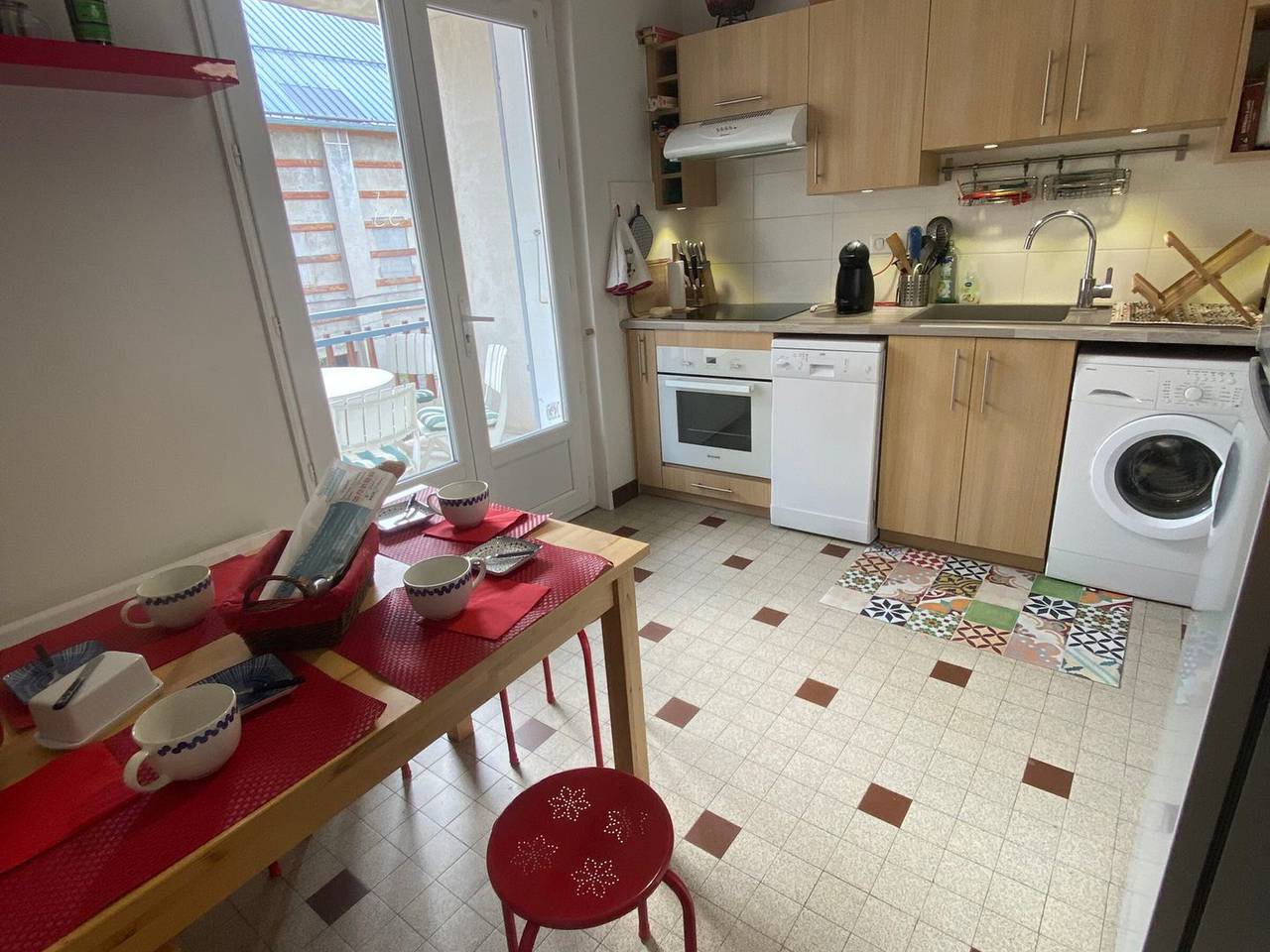 Entire apartment, Beautiful apartment in Villard-de-Lans center with Wifi in Villard-de-Lans, Parc naturel régional du Vercors