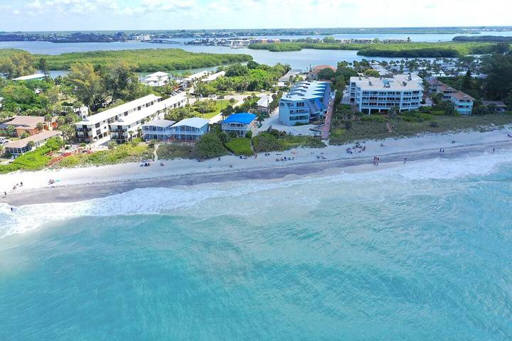Vacation rental for 2 people, with pool and balcony in Manasota Key