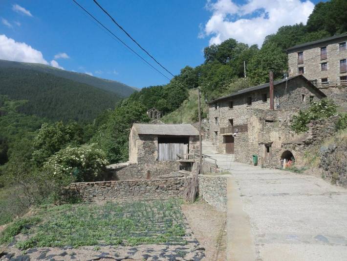 Casa rural para 3 personas, con Terraza y Jardín en La Pobla de Lillet - 3