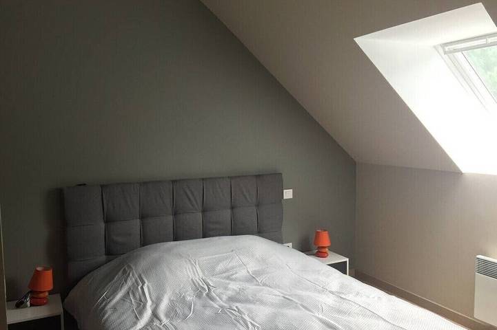 Location de vacances pour 8 personnes, avec terrasse ainsi que jacuzzi et jardin dans Parc Bagatelle - 3