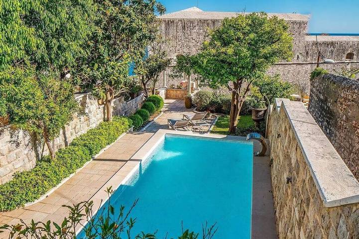 Maison de vacances pour 8 personnes, avec sauna ainsi que jardin et jacuzzi à Dubrovnik