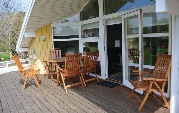 Ferienhaus für 8 Personen mit Terrasse in Stoense, Tranekær