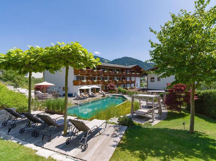 Hôtel pour 6 personnes, avec sauna et jardin ainsi que vue et piscine