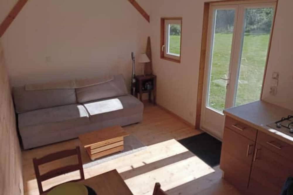 Tiny house under an oak tree in Tours region