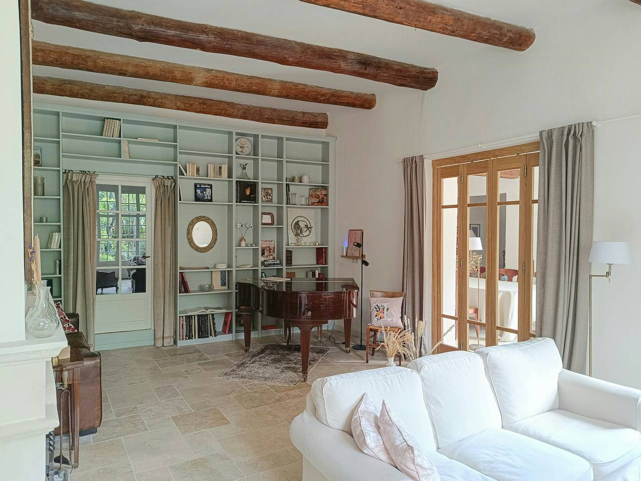 Villa de artista con piscina en Alleins in Alleins, Region de Arles