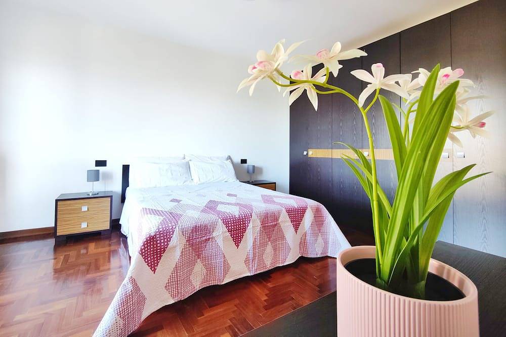 Penthouse with Private Parking in Crema, Cremona Provinz