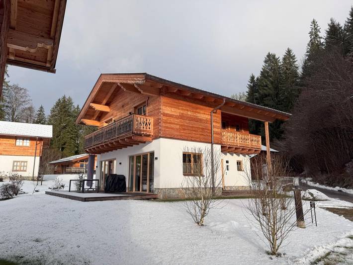 Chalet für 10 Personen, mit Terrasse und Garten in Haus