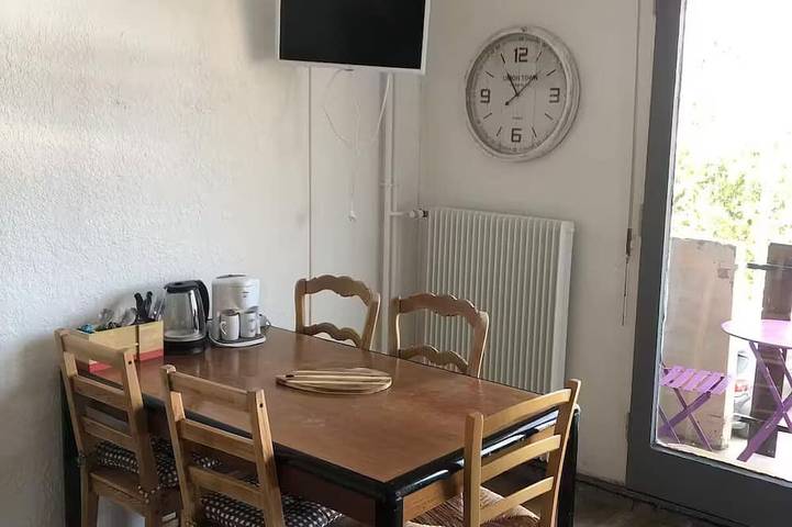 Entire apartment, Cosy apartment - 5-minute walk to the bottom of the slopes in Mouthe-Lac et Mont d’Or, Jura Francais