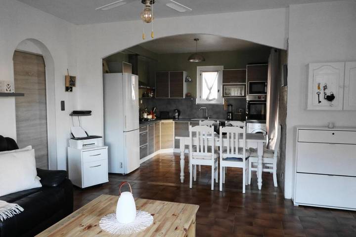 Gîte pour 4 personnes, avec balcon ainsi que vue et jardin à Callas - 4