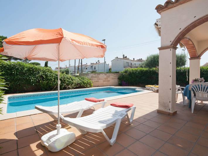 Ferienhaus für 4 Personen, mit Garten und Pool sowie Terrasse, mit Haustier in Katalonien - 3