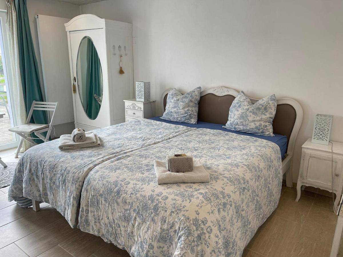 Bed and Breakfast 57 in Asuel, La Baroche