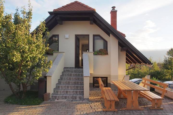 Appartement de vacances pour 6 personnes, avec Balcon et Terrasse ainsi que Jardin et Vue