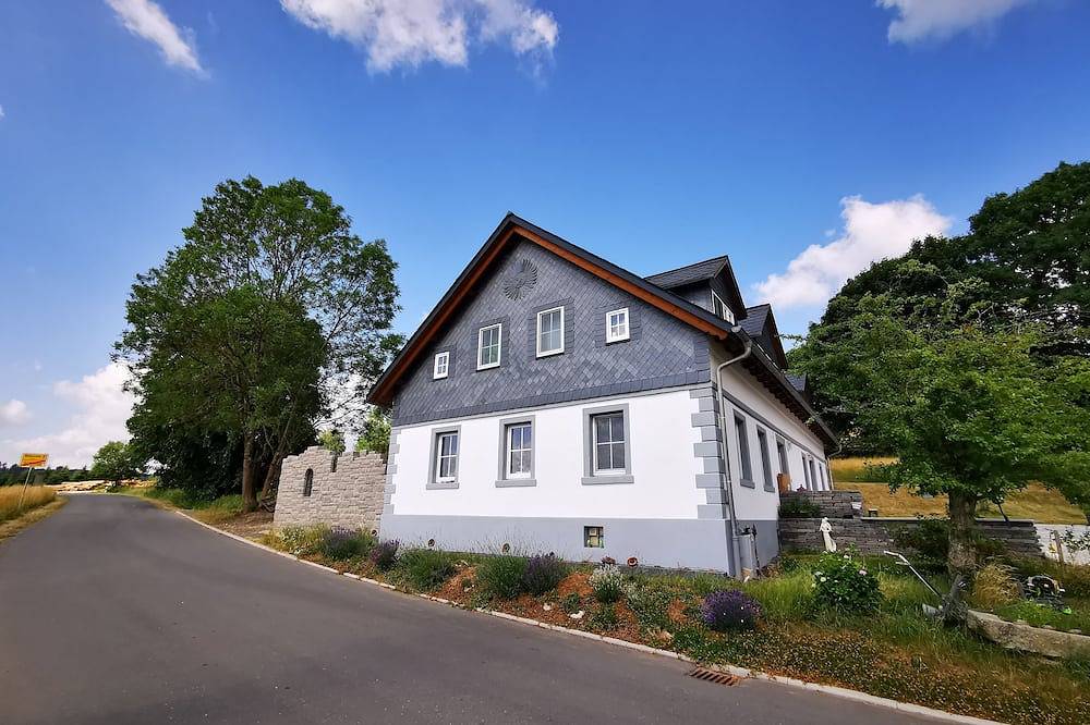 Ganze Wohnung, Frankenwald-Bauernhaus, modernes Appartement, eigener Zugang, voll ausgestattet! in Presseck, Oberes Maintal - Coburger Land
