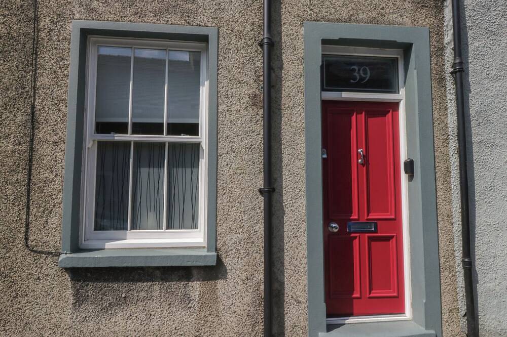 Number Thirty-Nine, family friendly, with a garden in Ulverston in Ulverston, Lake District