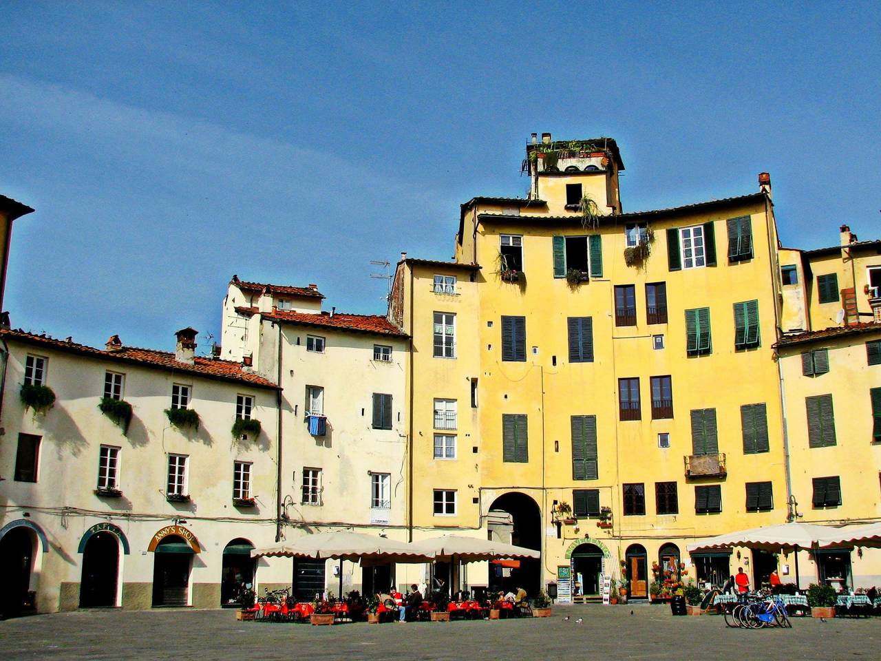 Apartment in Lucca near Piazza Napoleone in Lucca, Lucca Province