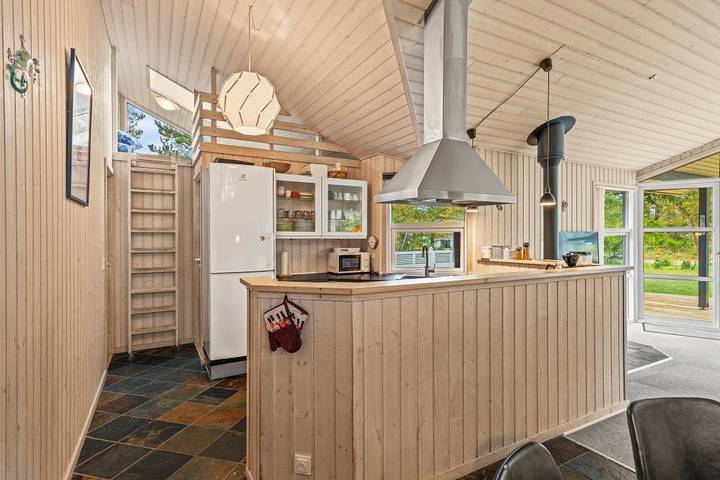 Enkelt og moderne sommerhus med sauna og spabad in Houstrup, Varde Kommune